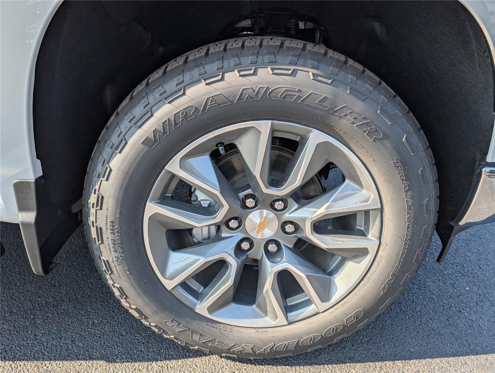 New 2026 Summit White Chevrolet LT image 41
