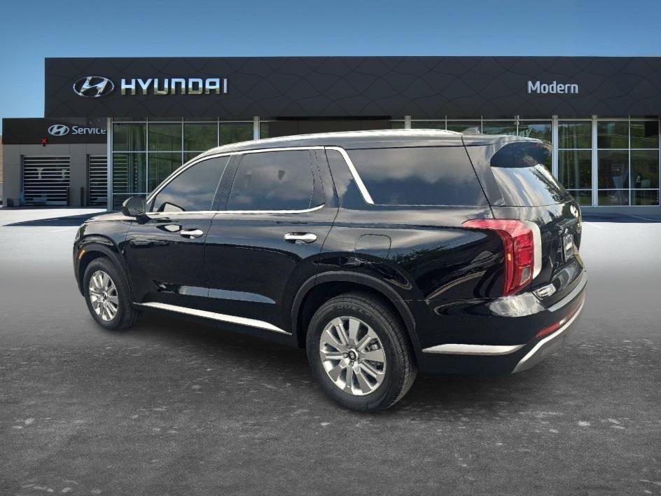 Used 2024 Abyss Black Pearl Hyundai SEL 7P image 6