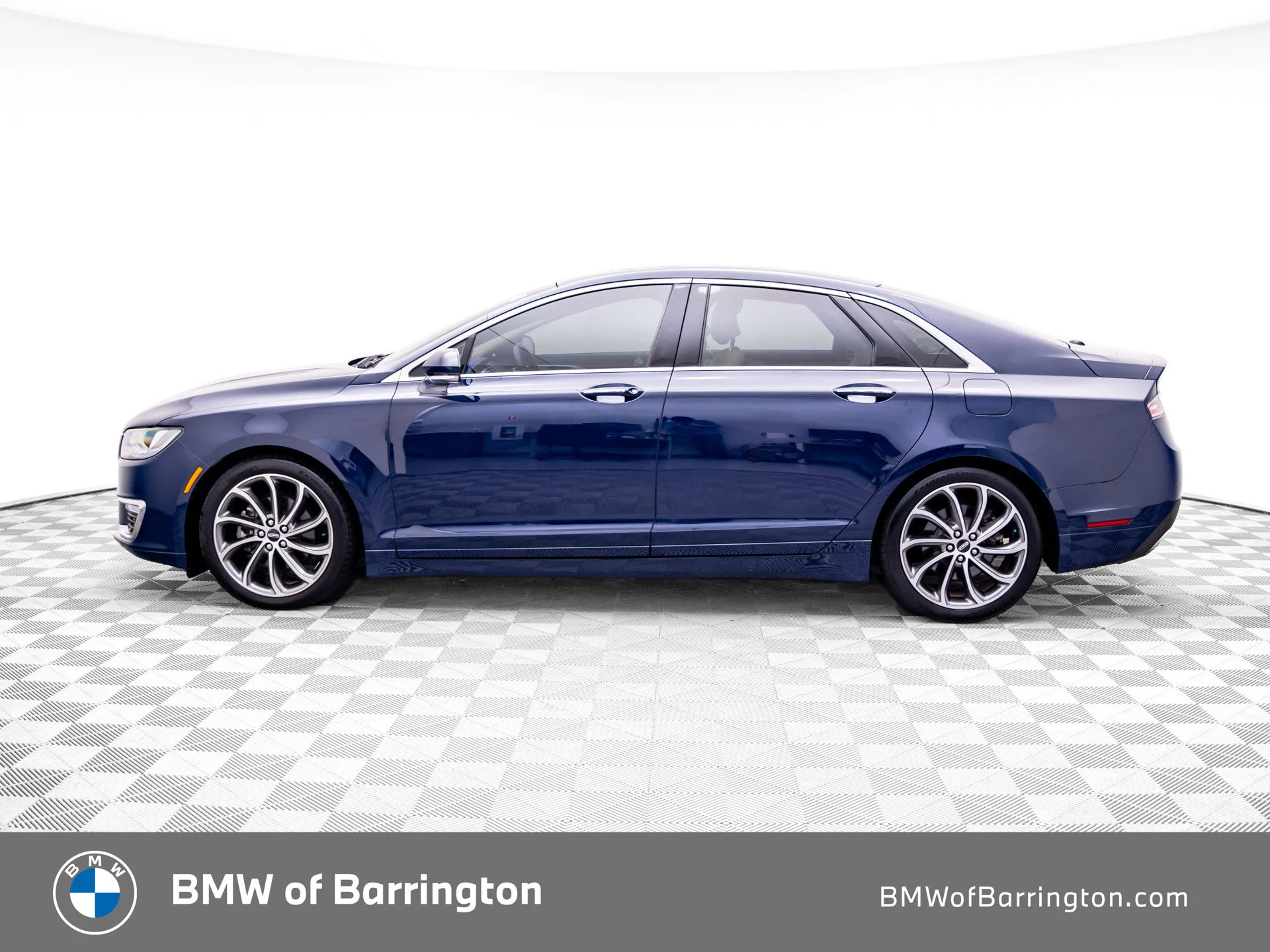 Used 2018 Blue Lincoln Reserve image 2