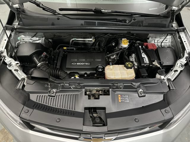 Used 2018 SILVER ICE METALLIC Chevrolet LT image 20