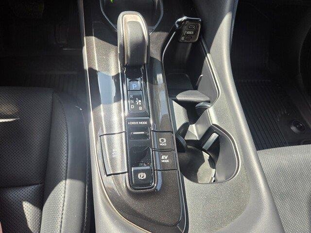 Used 2026 Oxygen White Toyota XLE image 18