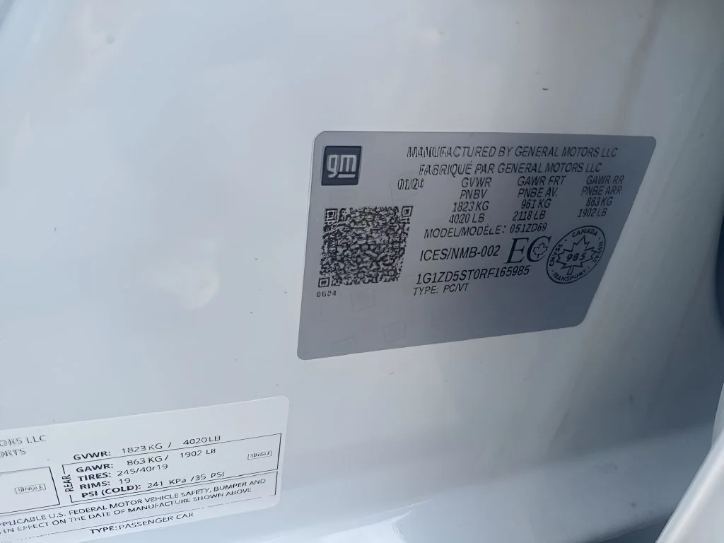 Used 2024 White Chevrolet LT image 31