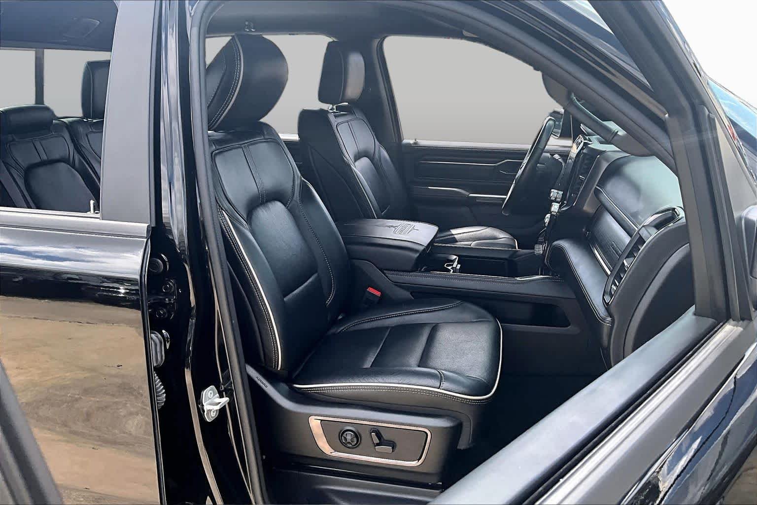 Used 2023 Diamond Black Crystal Pearlcoat Ram Limited image 9