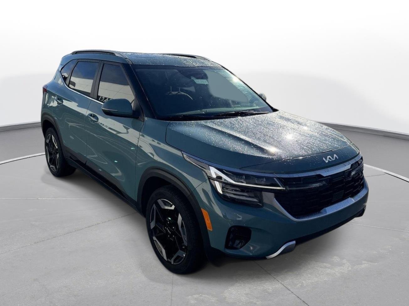 Used 2025 Pluton Blue Kia SX image 4