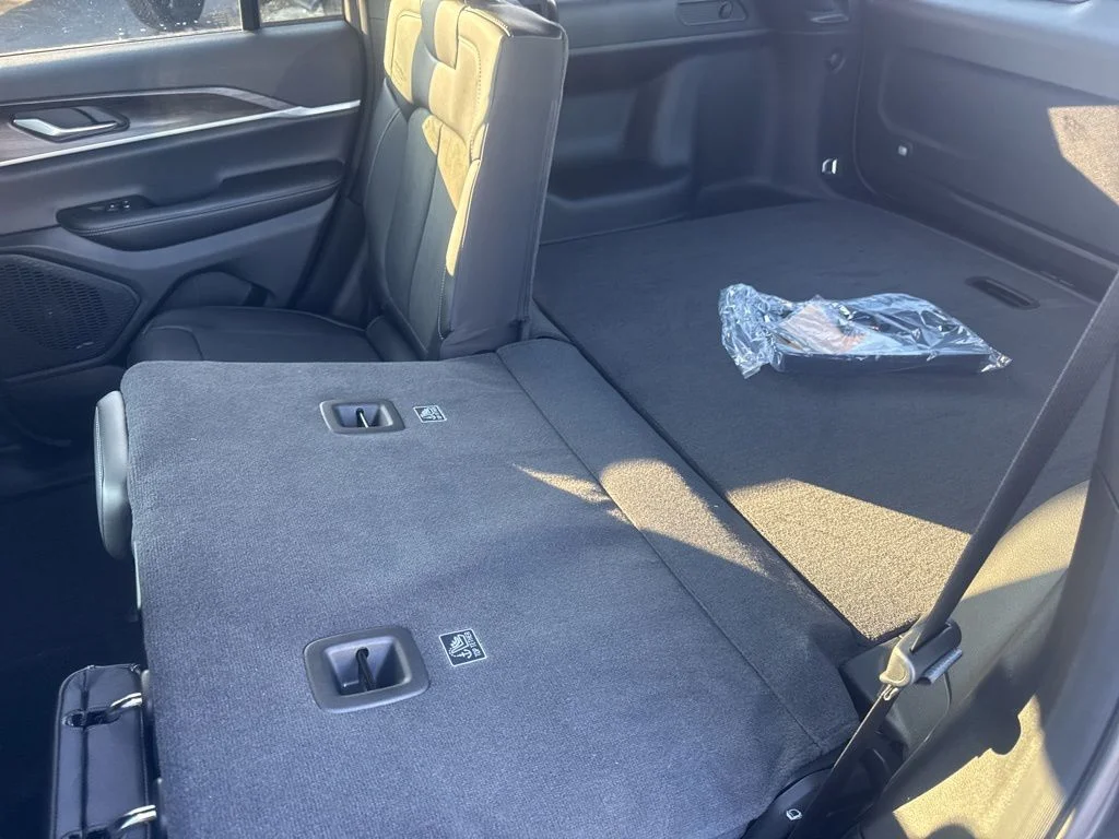 2026 Jeep Grand Cherokee Laredo - Photo 38