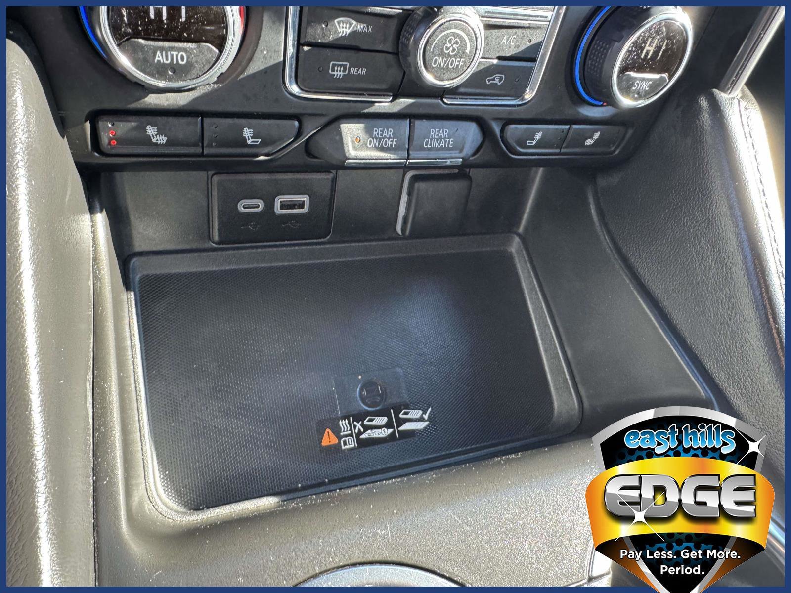 2024 Chevrolet Suburban LT - Photo 32