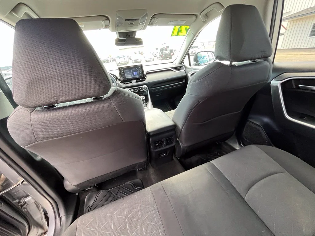 Used 2022 Silver Toyota XLE image 14