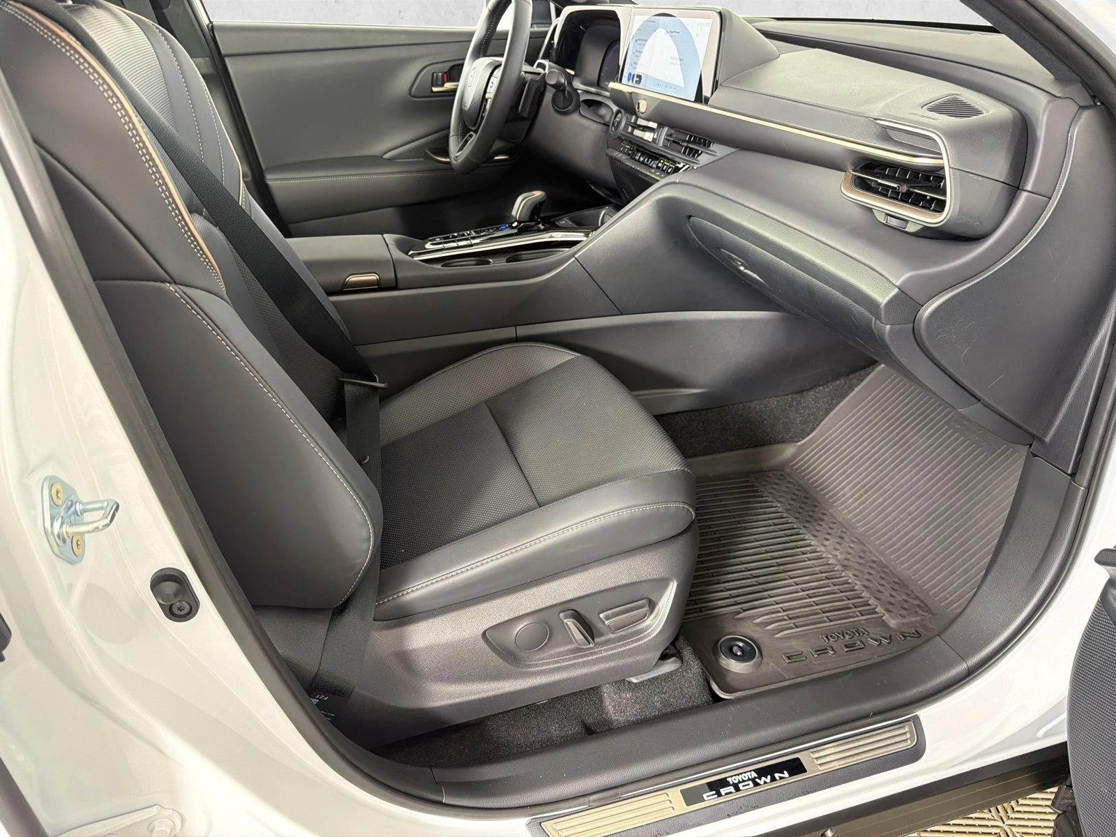 Used 2026 Oxygen Toyota Limited image 14