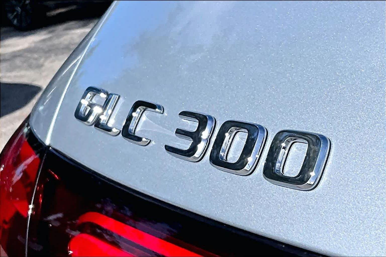 Used 2025 Cirrus Silver Metallic Mercedes-Benz GLC 300 image 10