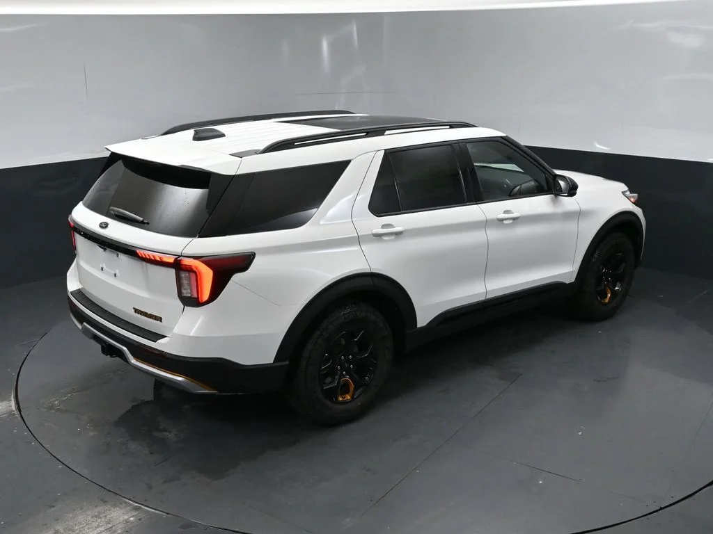 New 2026 White Ford Tremor image 37