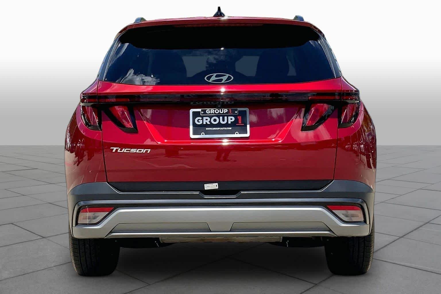 Used 2025 Ultimate Red Hyundai SEL image 5
