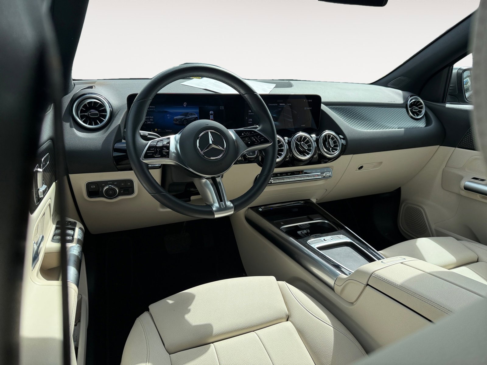 Used 2025 Mountain Gray Metallic Mercedes-Benz GLA 250 image 15