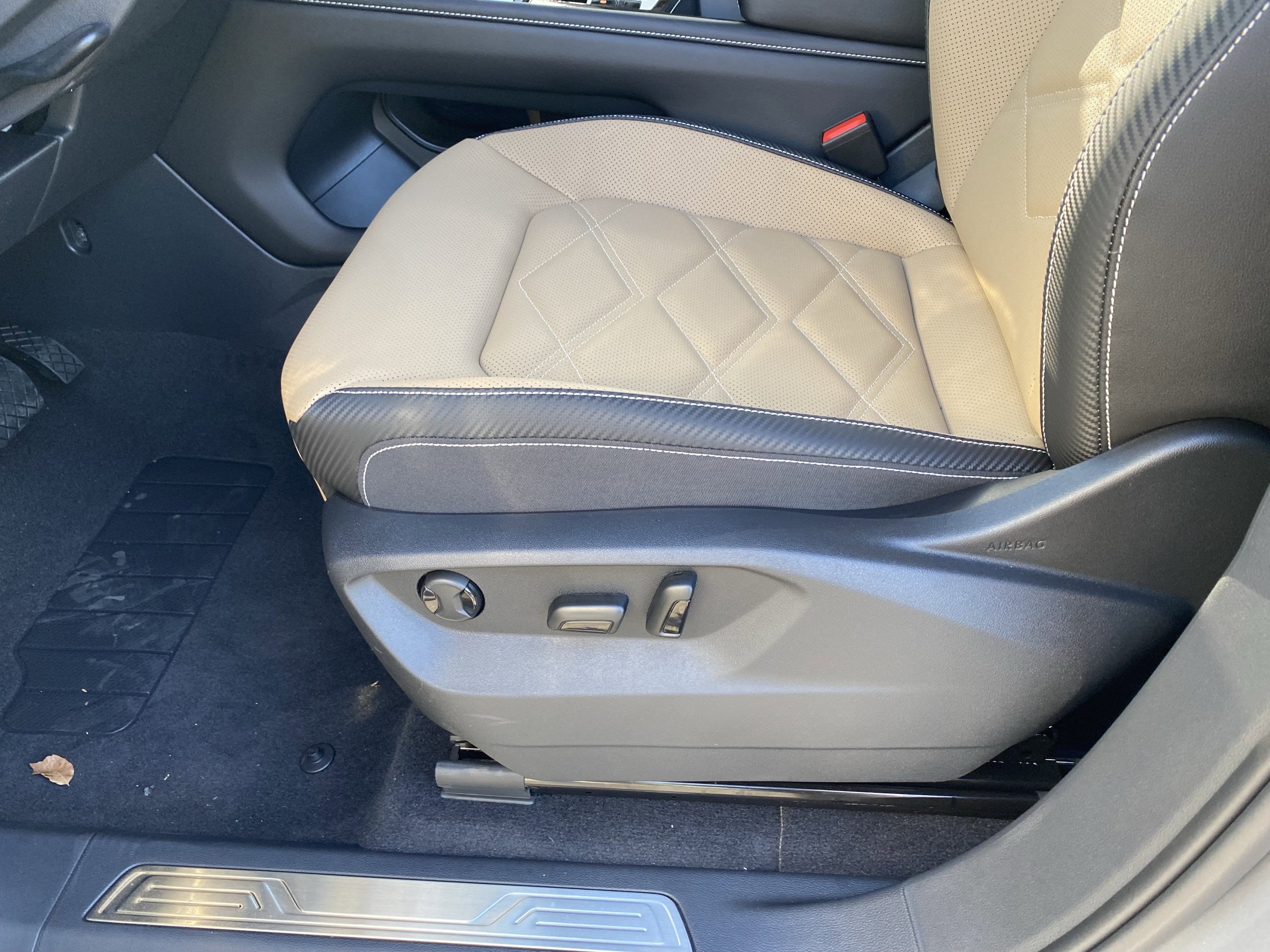 2026 Volkswagen Atlas Cross Sport SE w/Tech - Photo 16
