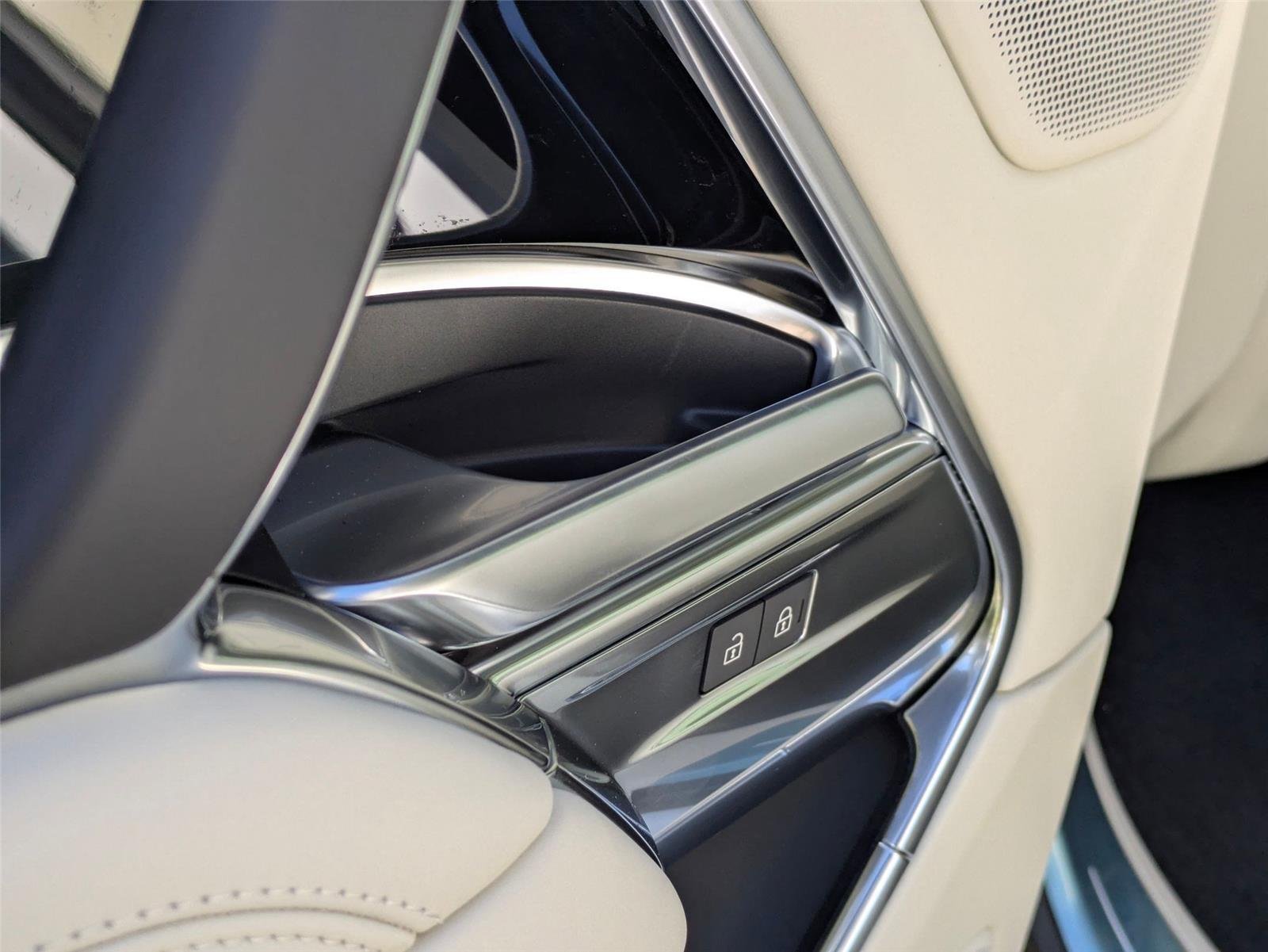 2026 Land Rover Range Rover SE - Photo 27