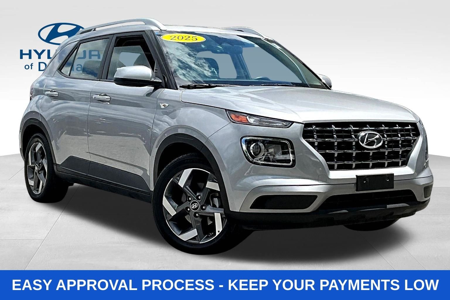 Used 2025 Silver Hyundai SEL image 3