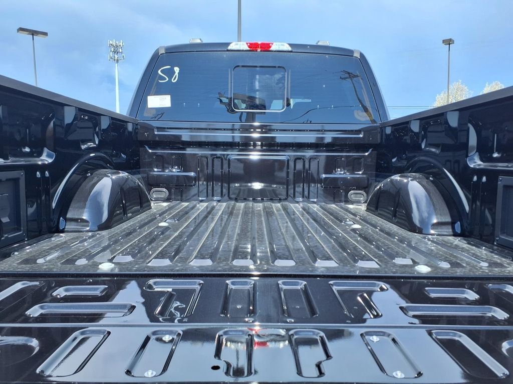 New 2026 Agate Black Metallic Ford XLT image 7