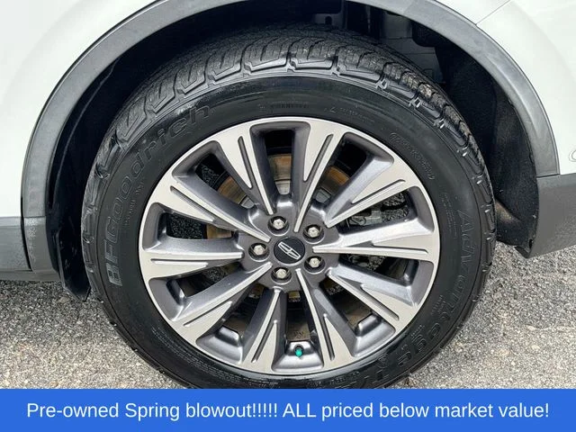 Used 2020 White Lincoln Reserve image 14