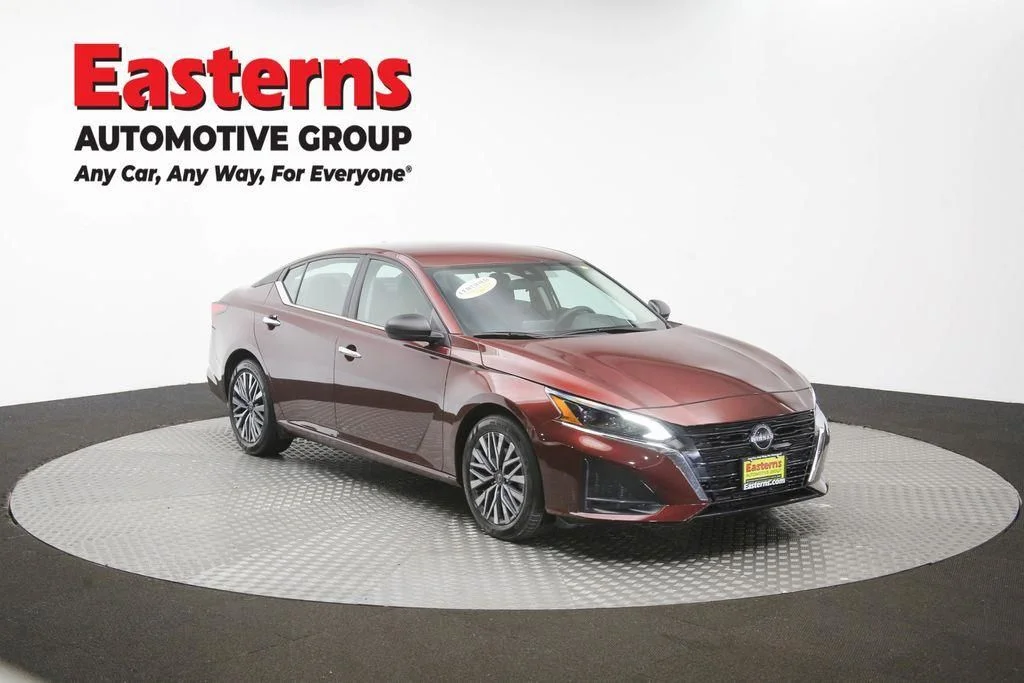 Used 2025 Red Nissan 2.5 SV image 50