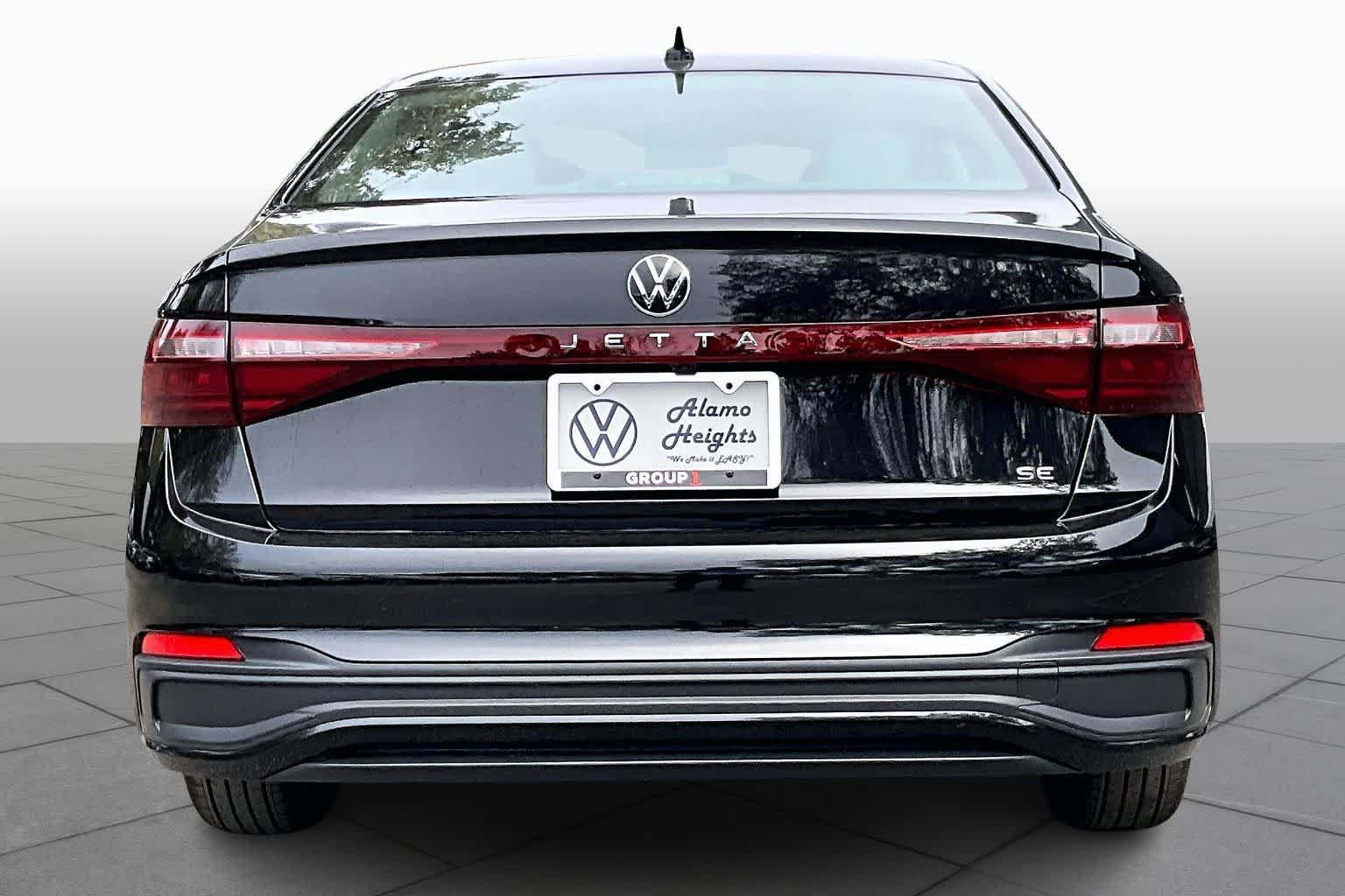 New 2026 Deep Black Pearl Volkswagen 1.5T SE image 4