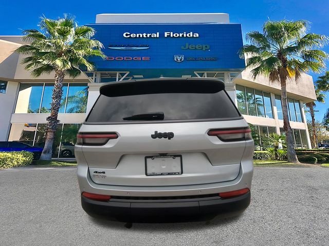 New 2026 Silver Zynith Exterior Paint Jeep Limited image 6
