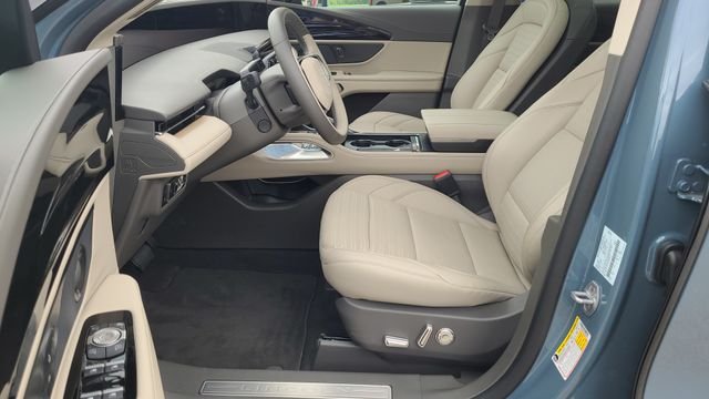 2025 Lincoln Nautilus Reserve - Photo 10