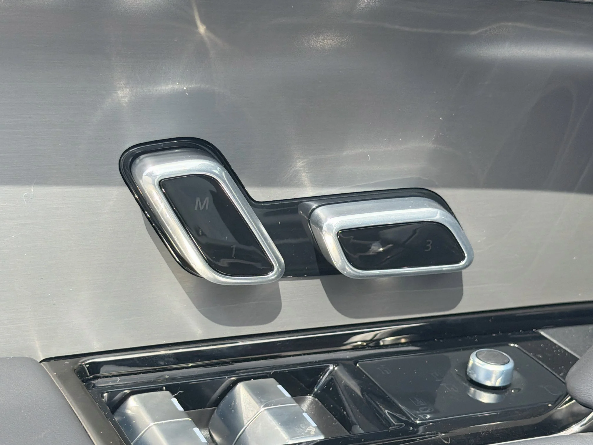 New 2026 Fuji White Land Rover Dynamic SE image 26