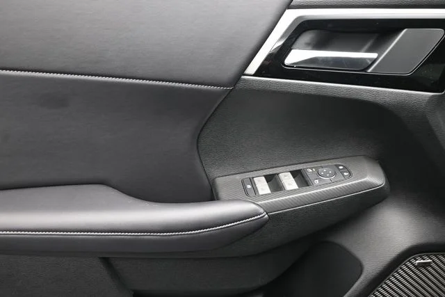 New 2026 Gray Mitsubishi LE image 12