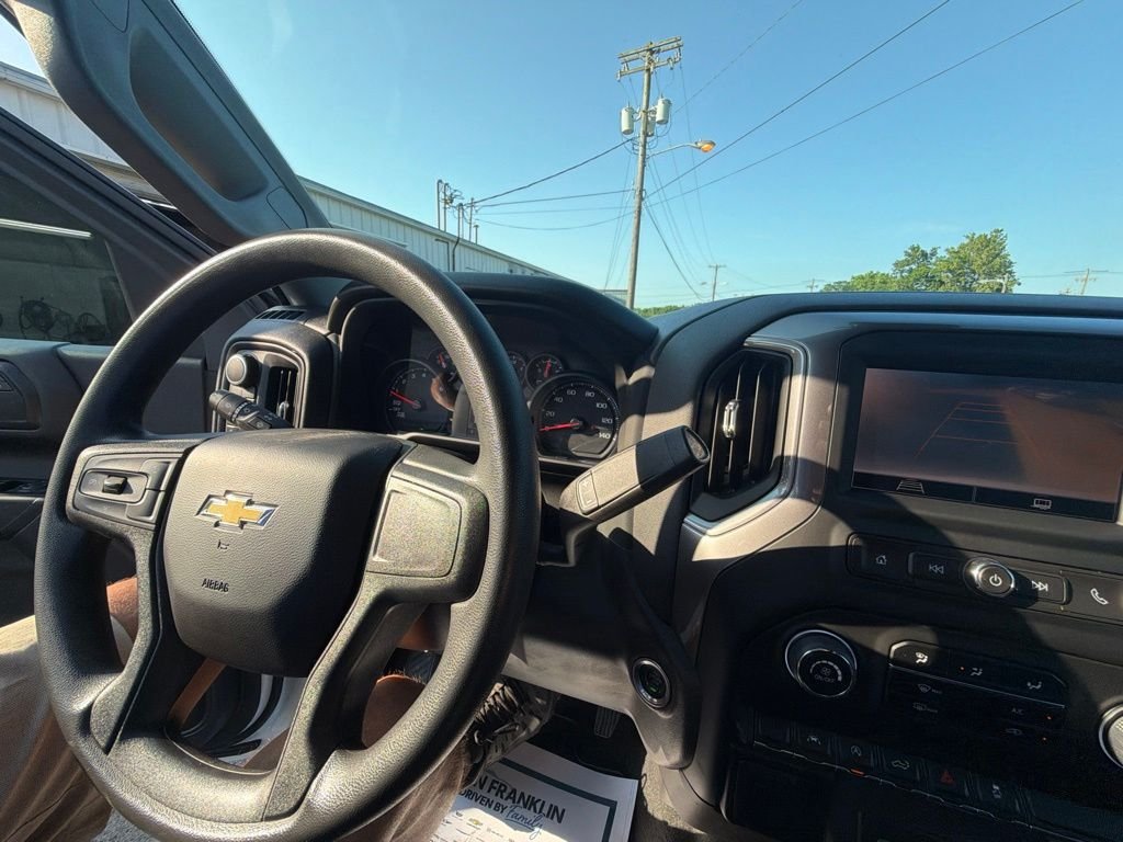 Used 2023 White Chevrolet Custom image 16