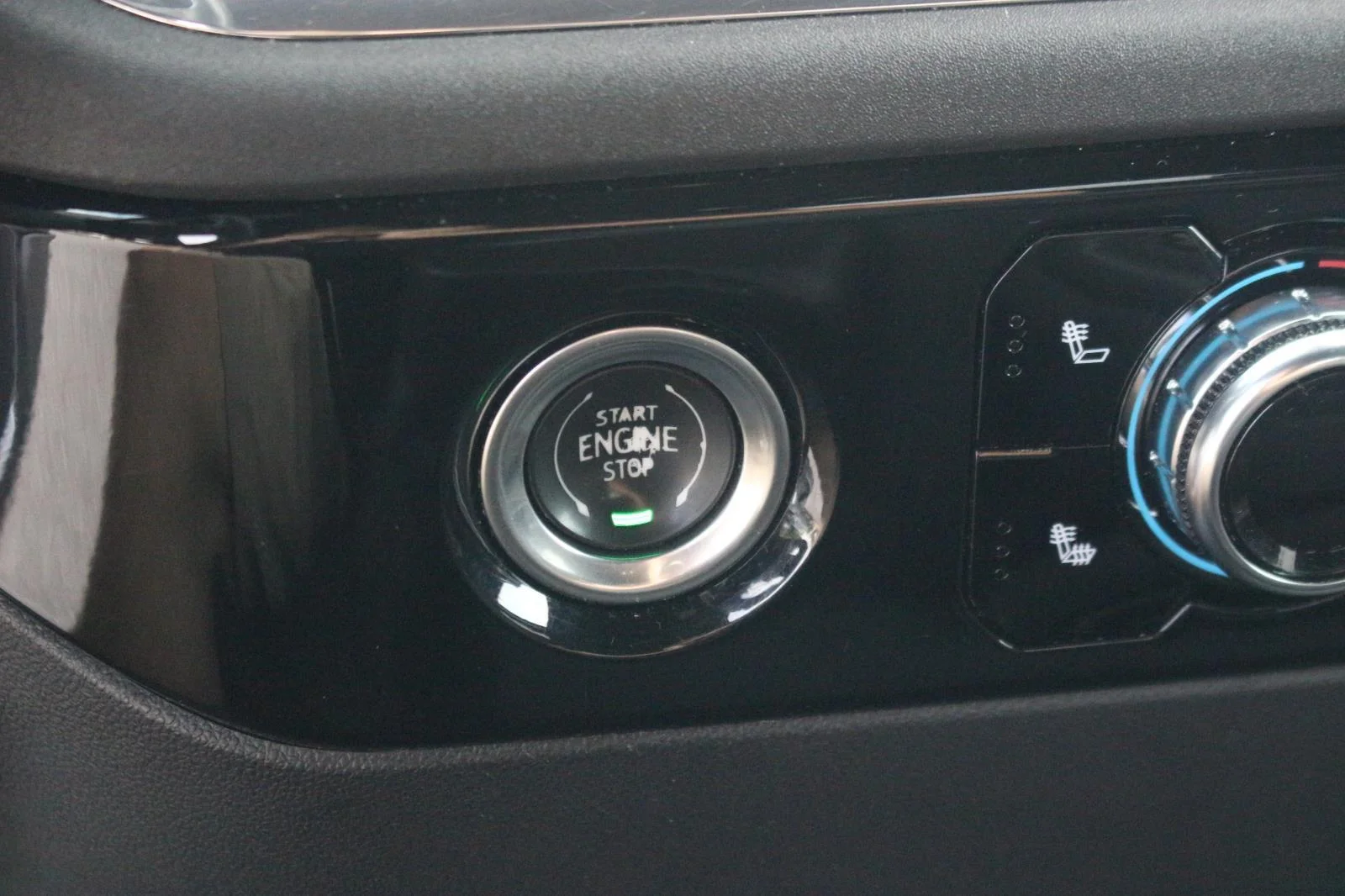 Used 2023 Volcanic Red Tintcoat GMC Elevation image 28