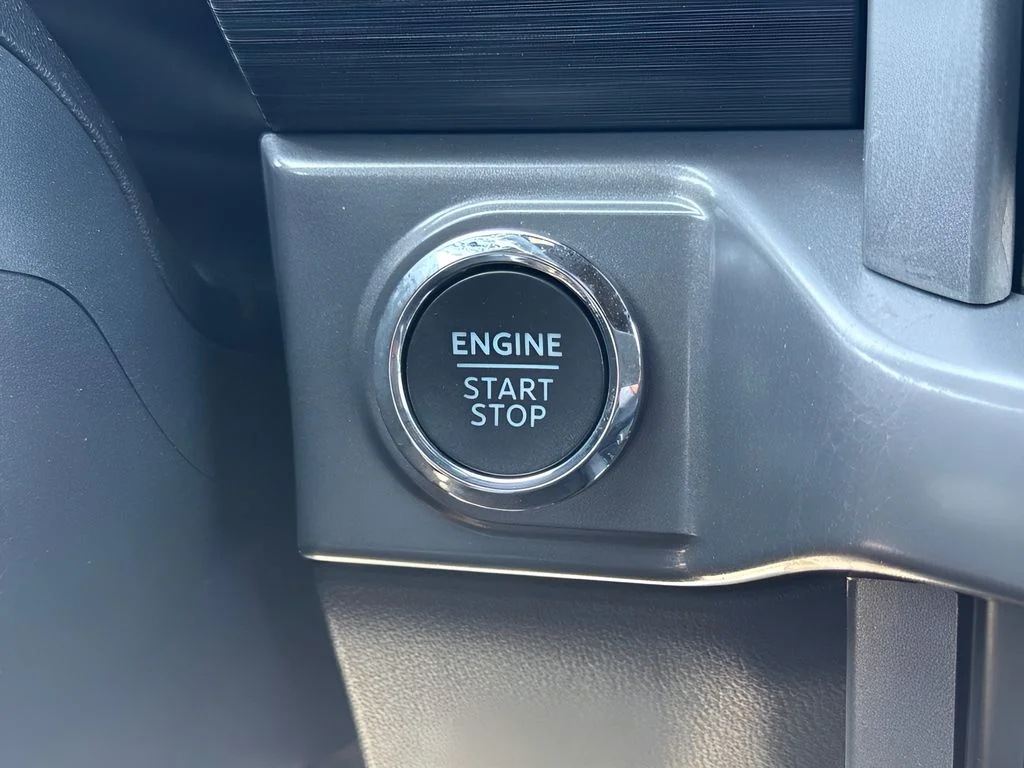 Used 2025 Red Ford XLT image 18