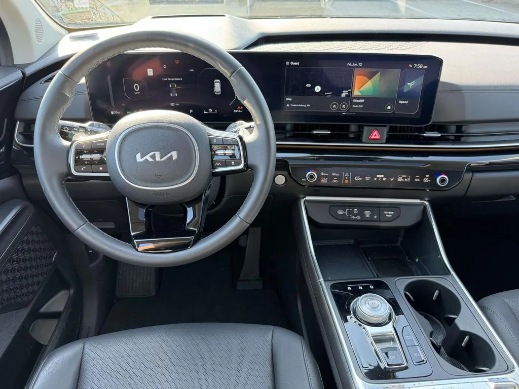 Certified Used 2026 White Kia SX Prestige image 17
