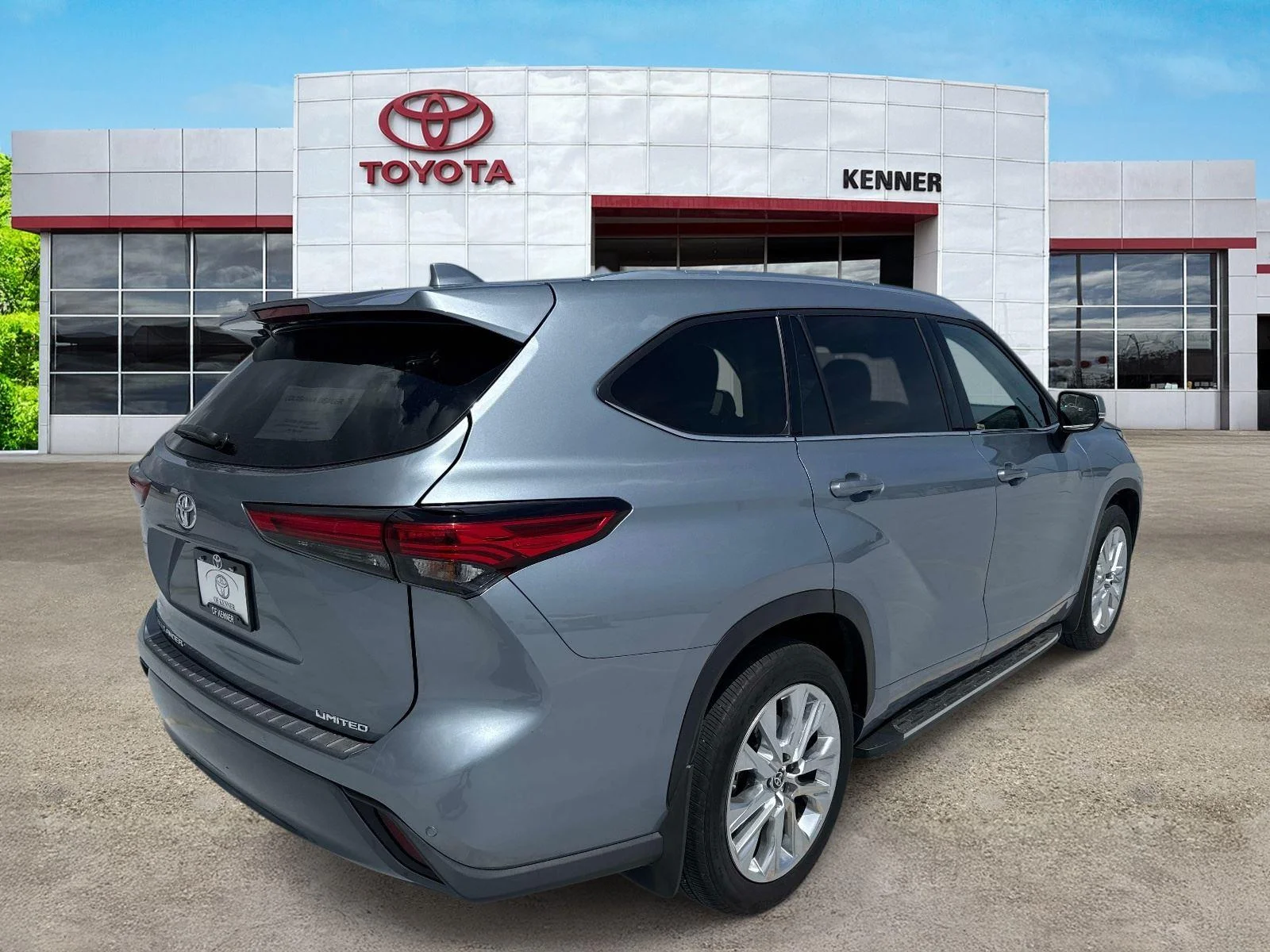 Used 2022 Moon Dust Toyota Limited image 6