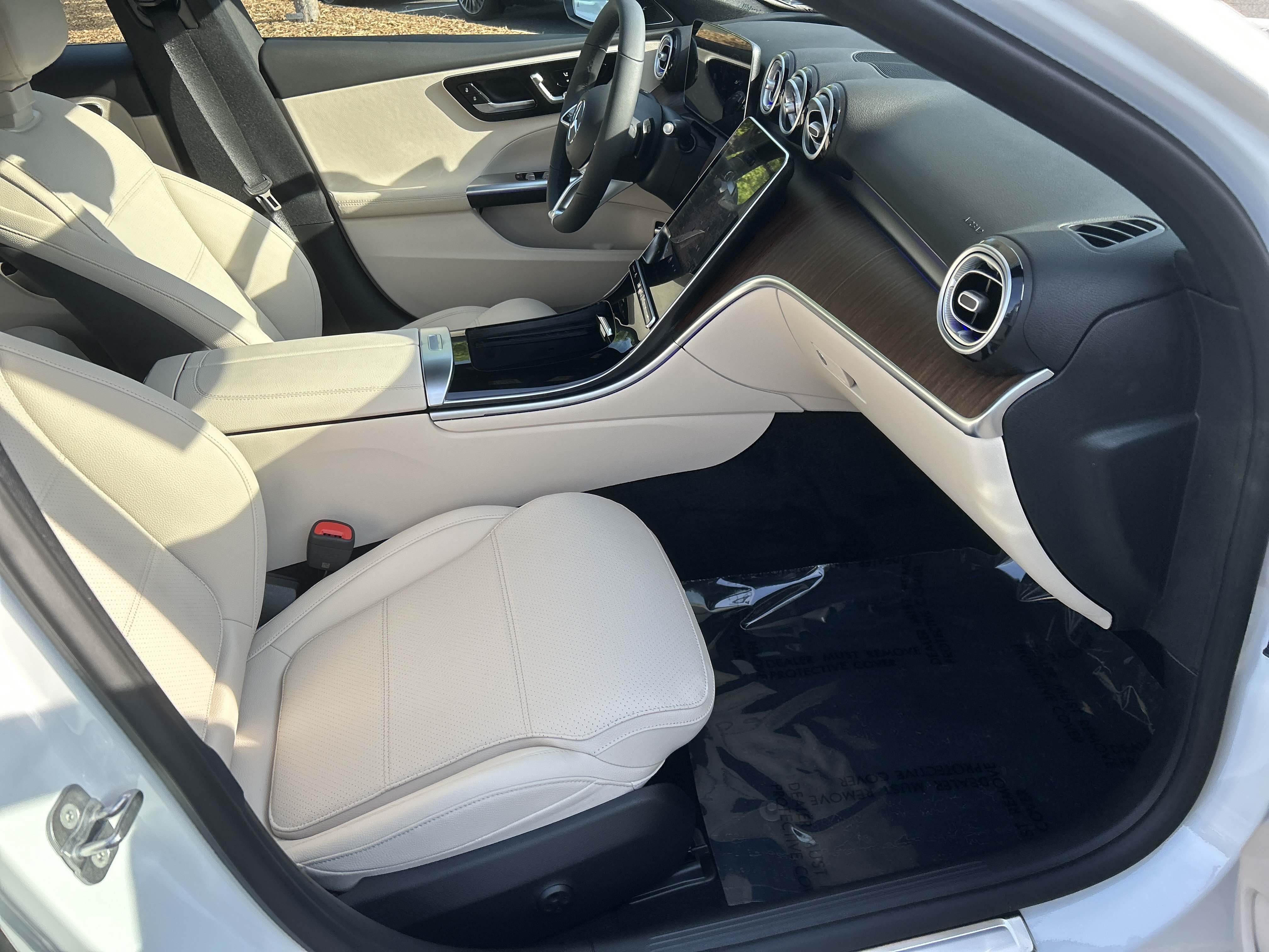 New 2026 MANUFAKTUR Moonlight White Metallic Mercedes-Benz C 300 Sedan image 43