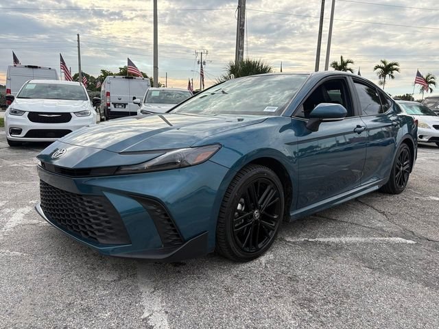 2025 Toyota Camry SE - Photo 17