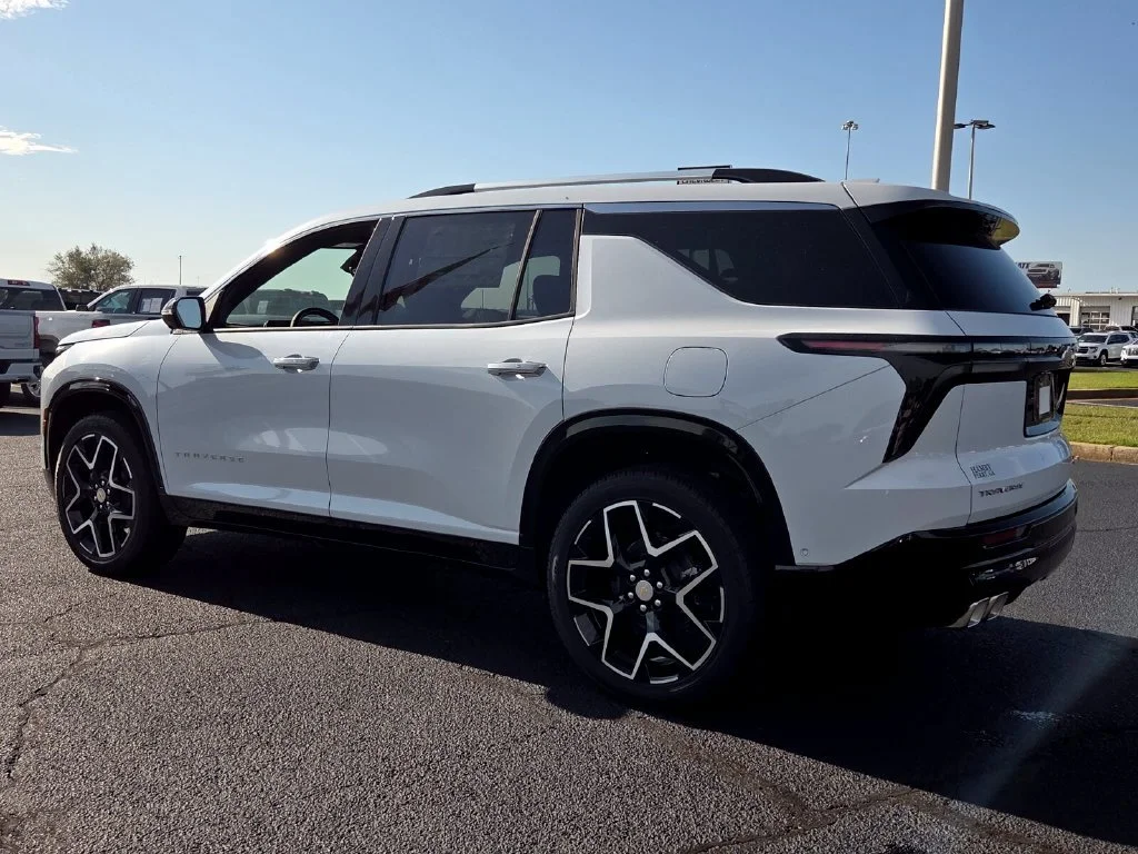New 2026 Polar White Tricoat Chevrolet High Country image 34
