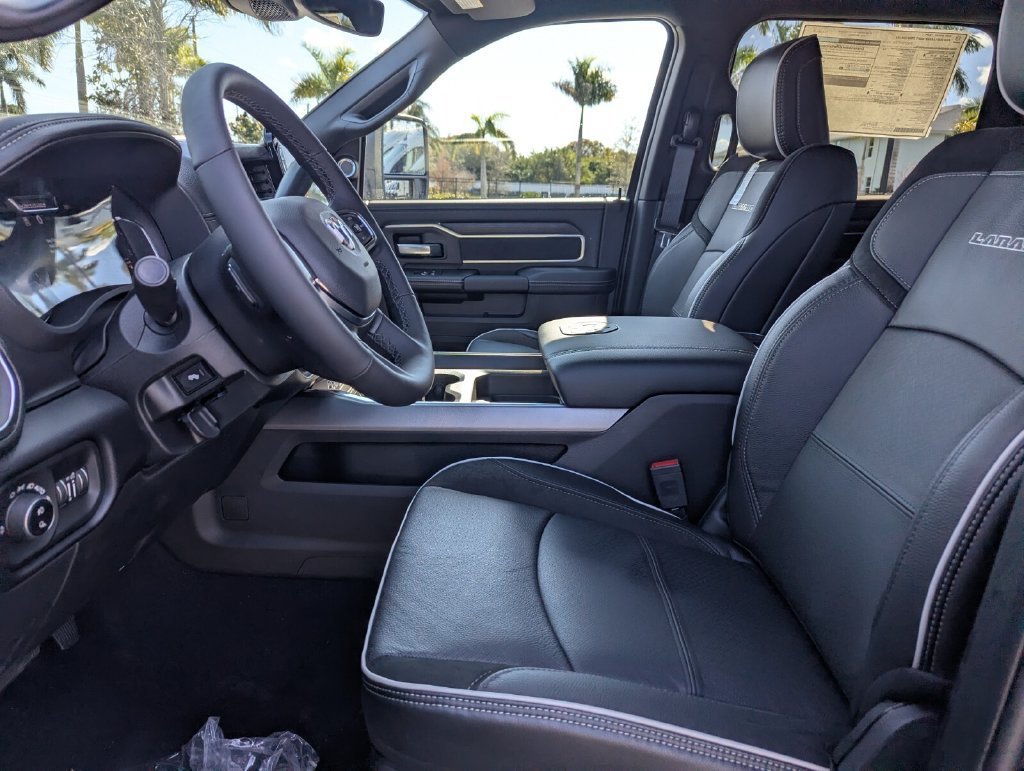New 2026 Diamond Black Crystal Pearl-Coat Exterior Paint RAM Laramie image 13