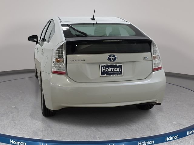 Used 2010 White Toyota II image 7