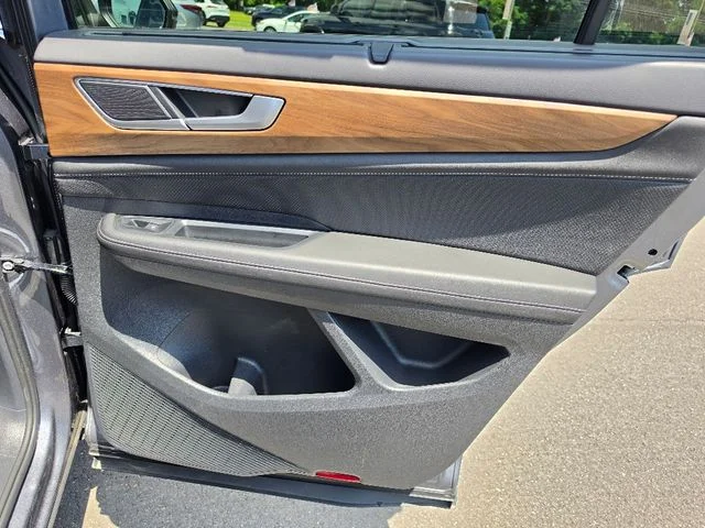 2024 Volkswagen Atlas SE w/Tech - Photo 16
