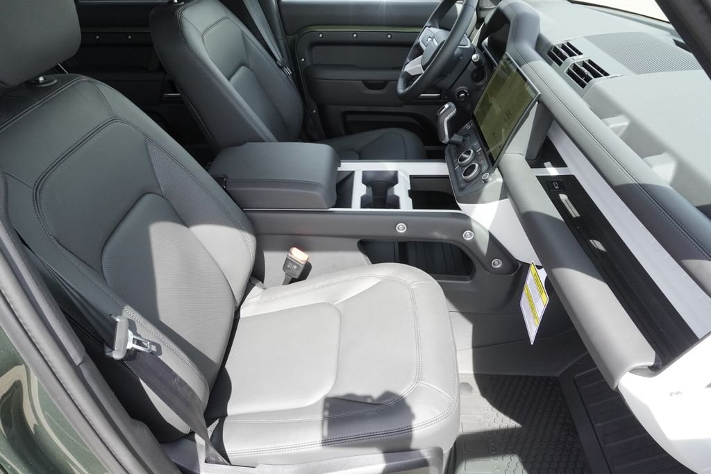 New 2026 Woolstone Green Land Rover S image 23