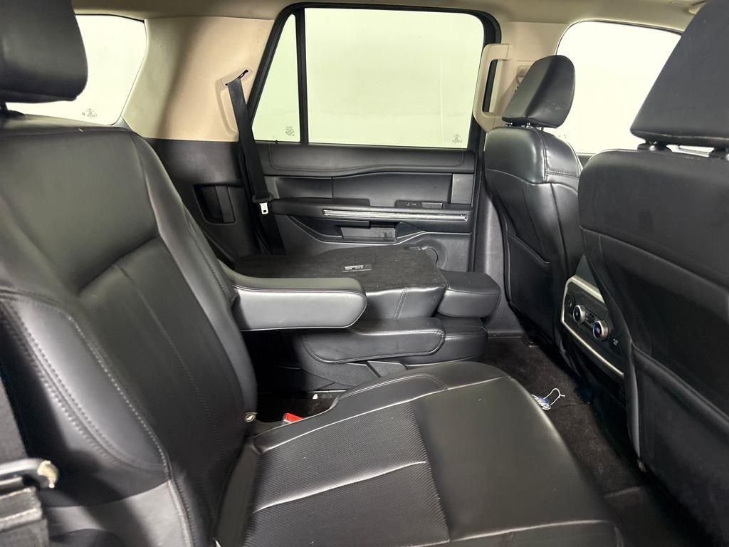 Used 2022 Silver Ford XLT image 9