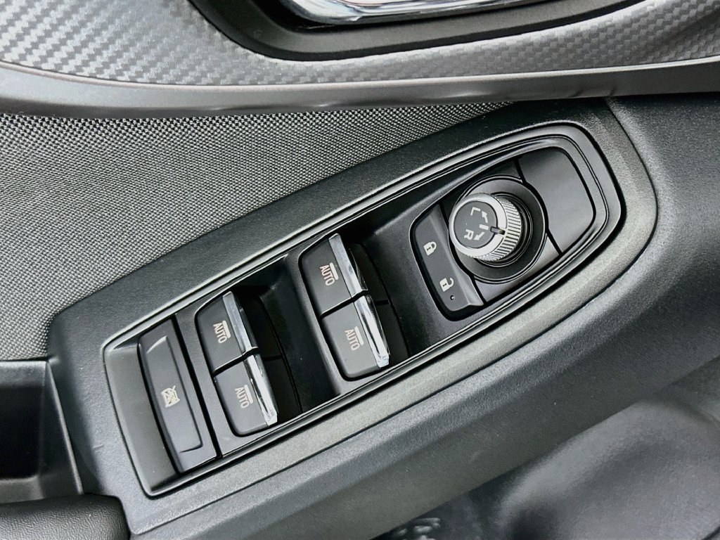 Used 2022 Ice Silver Metallic Subaru Premium image 17