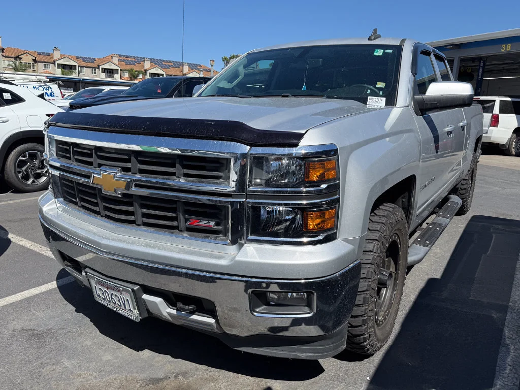 Used 2015 SILVER ICE METALLIC Chevrolet LT image 12