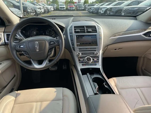 Used 2019 Blue Lincoln Reserve image 19