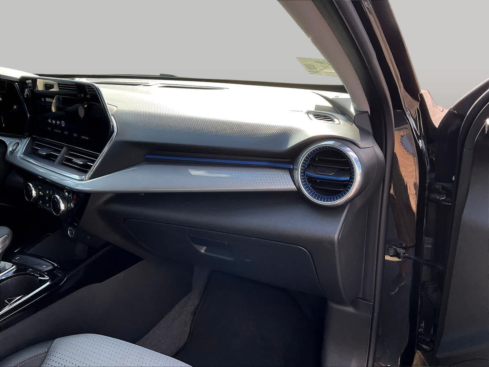 2024 Chevrolet Trax LT - Photo 27
