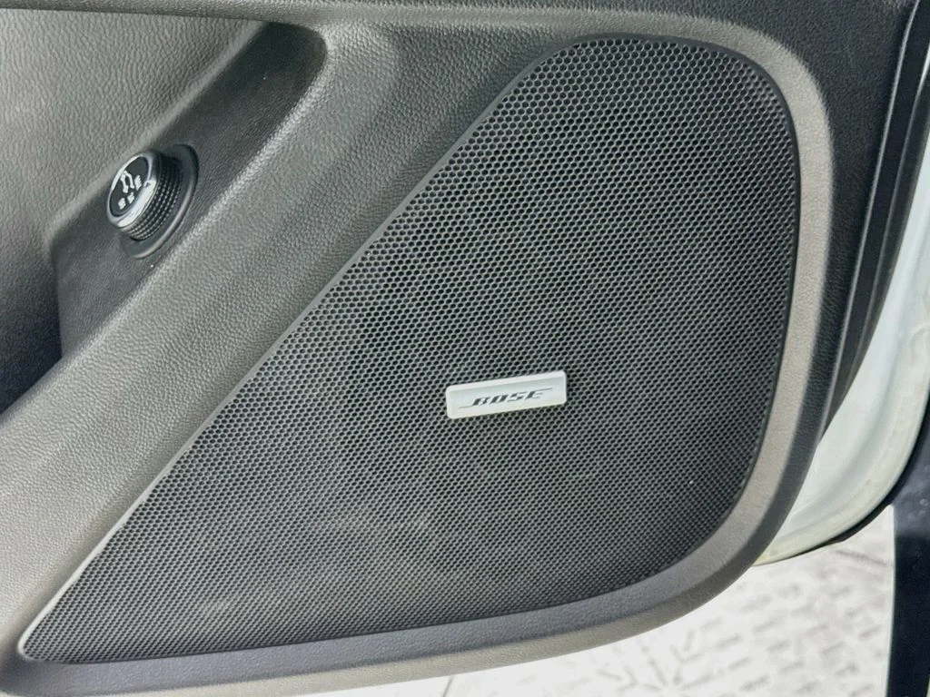 Used 2019 Summit White Chevrolet LT Leather image 22