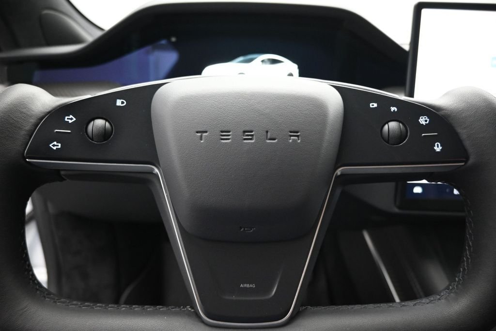 Used 2022 White Tesla Plaid image 10