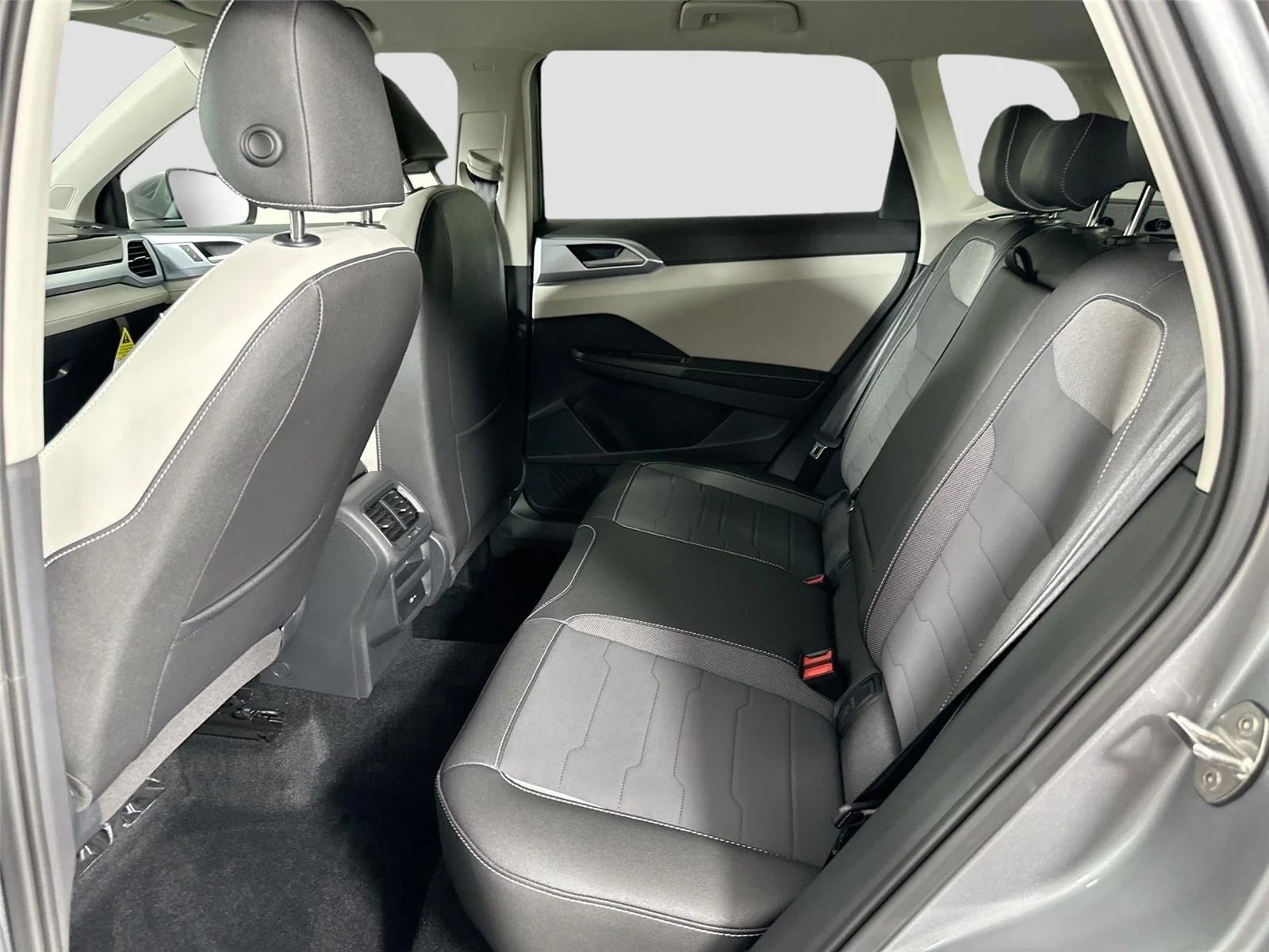 2025 Volkswagen Taos SE - Photo 20