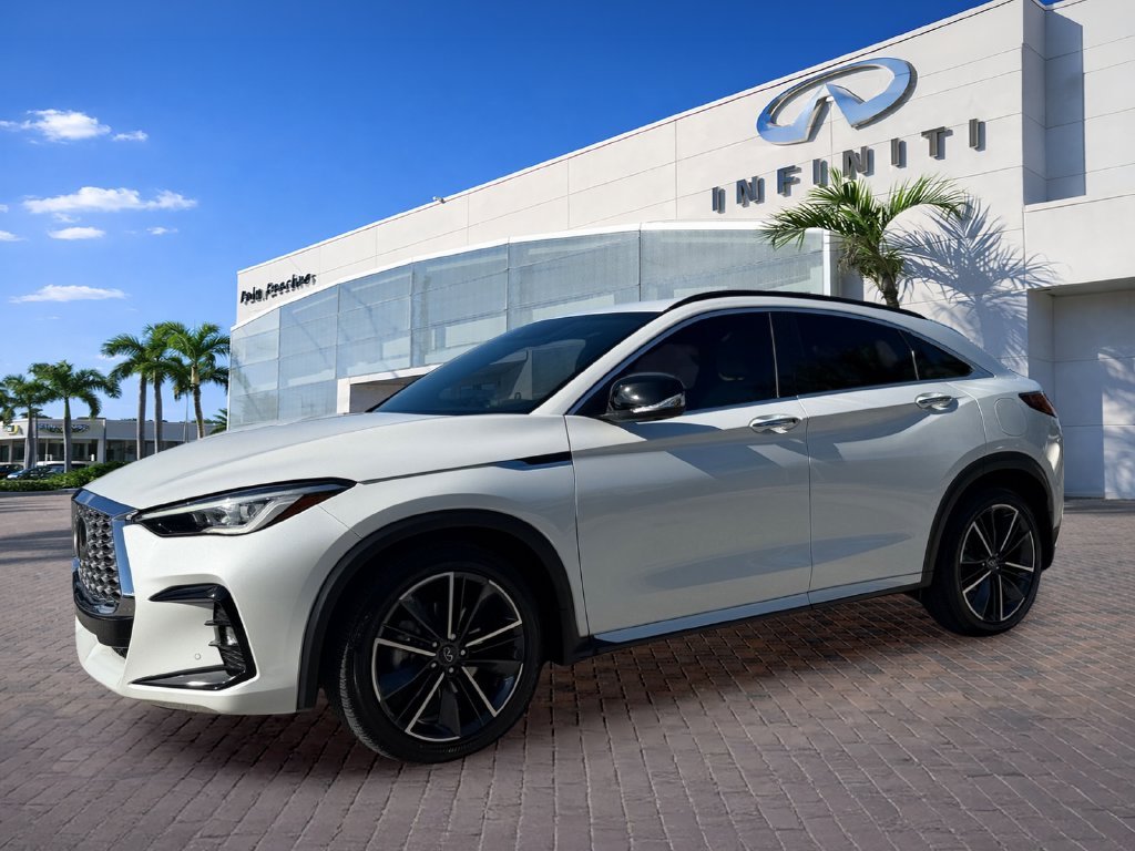 Used 2025 White INFINITI ESSENTIAL image 3