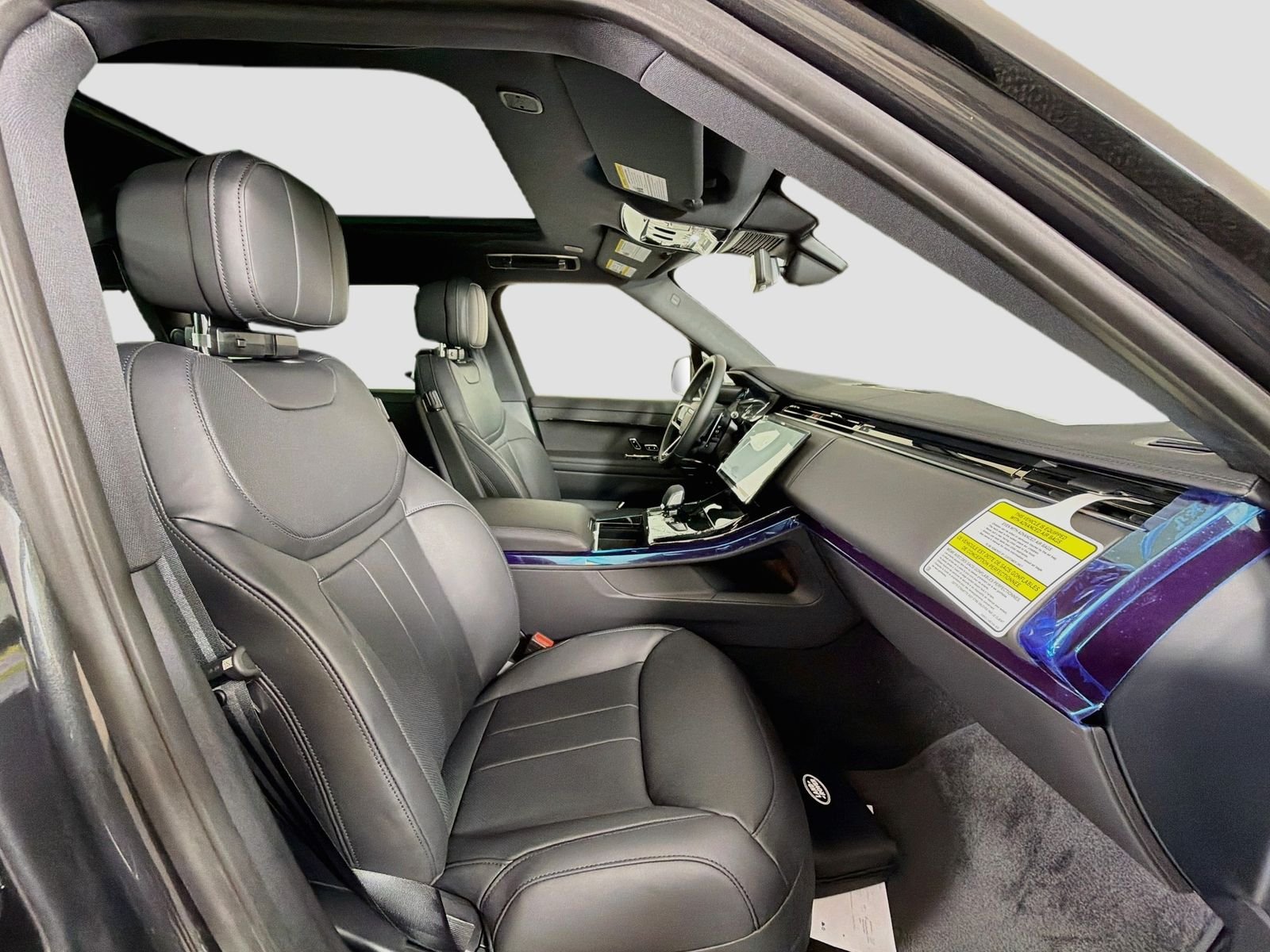 New 2026 Carpathian Grey Land Rover Dynamic SE image 32