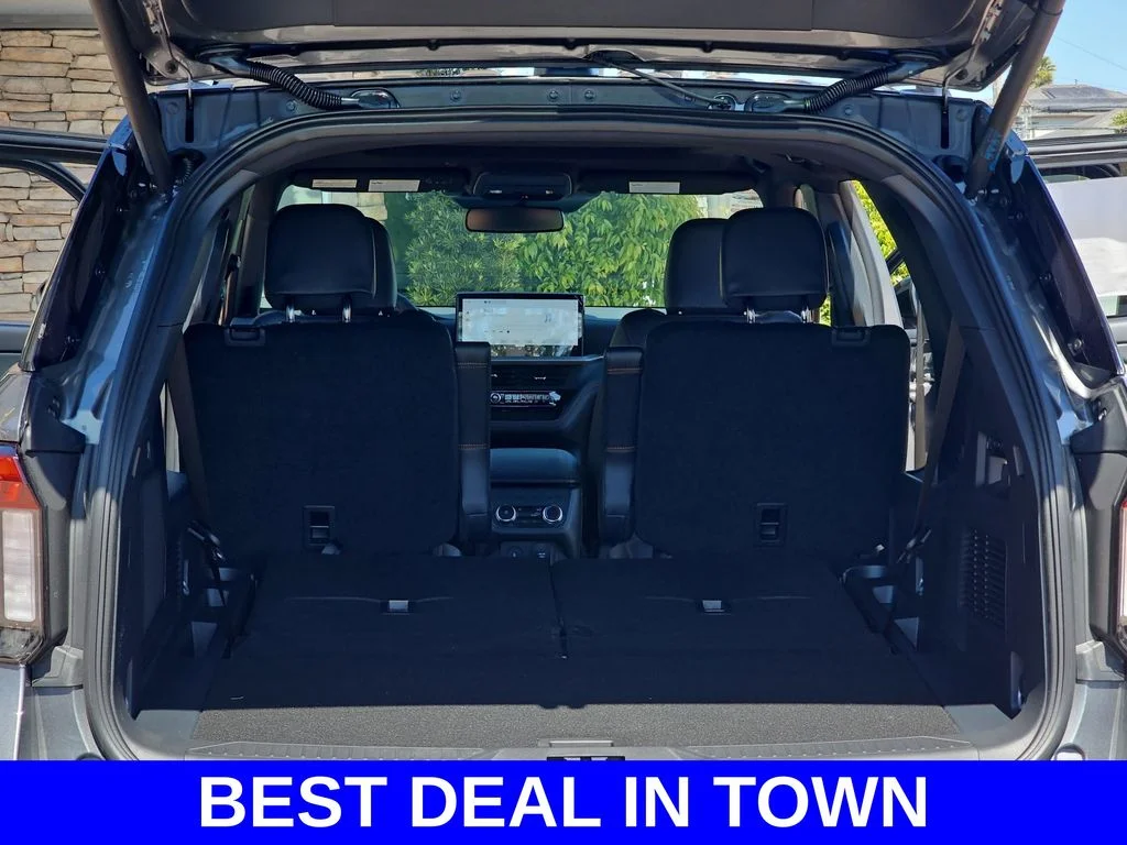 New 2026 Carbonized Gray Metallic Ford Tremor® image 13